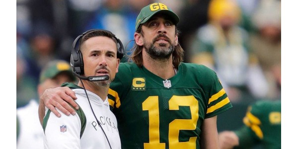 Aaron Rodgers, de 41 años, no quiere retirarse todavía. Quiere seguir en la NFL y ganar dinero
